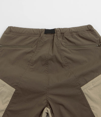 Cayl Bloc Shorts in Beige