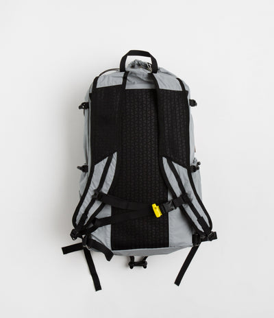Cayl Cho Pee Bag in Grey