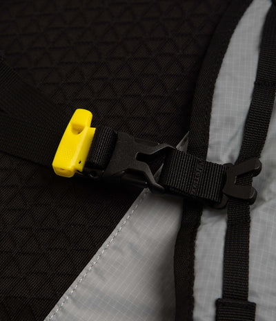 Cayl Cho Pee Bag in Grey