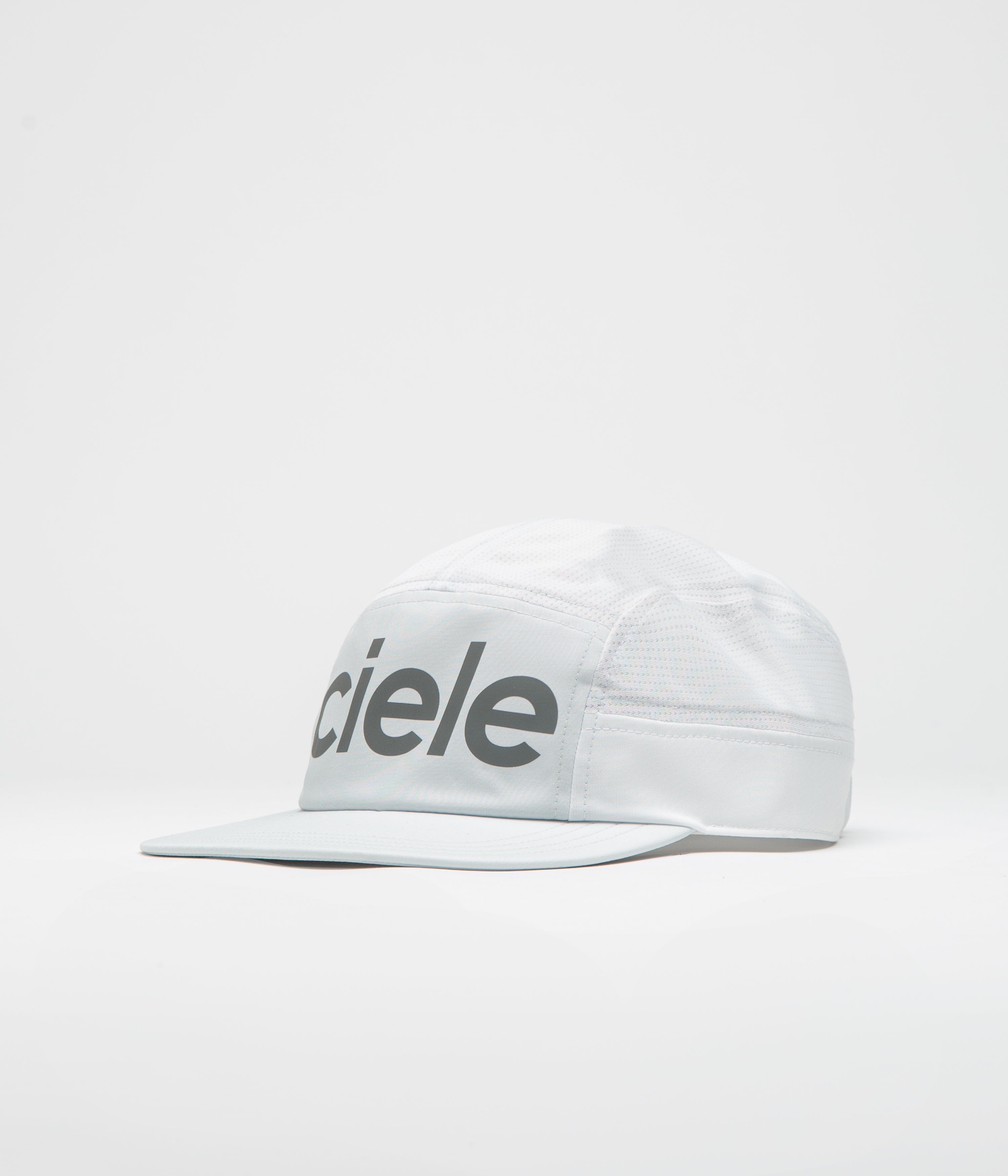 Ciele Comp Century GO Cap in Light Grey and White