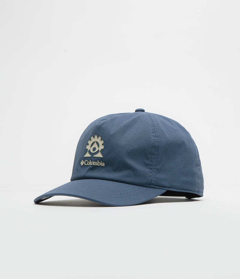 Columbia Alta Crest 3D Stretch Cap in Dark Mountain and Landroamer Icon