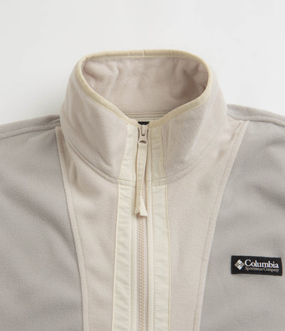 Columbia Back Bowl Lightweight Fleece in Flint Grey and Dark Stone / Chalk