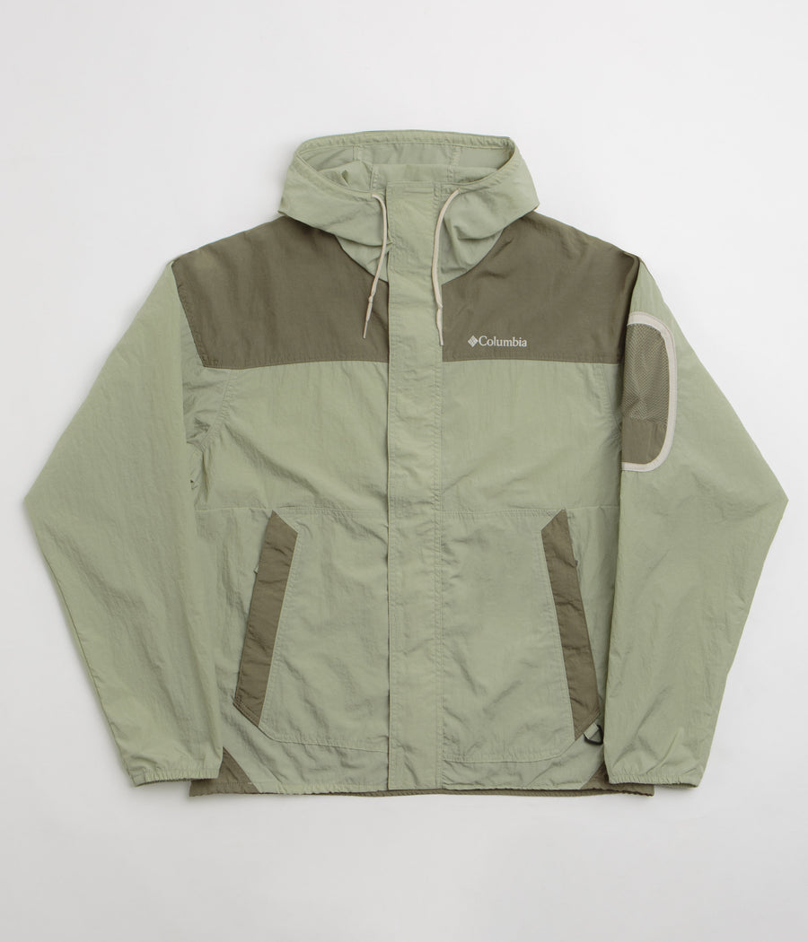 Columbia Challenger II Windbreaker Jacket in Safari and Stone Green