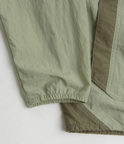 Columbia Challenger II Windbreaker Jacket in Safari and Stone Green