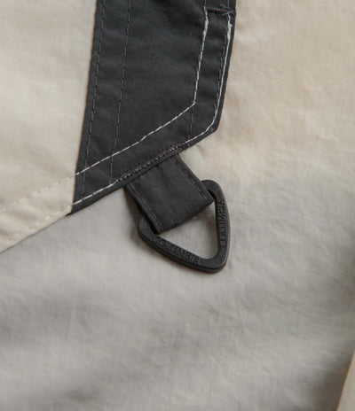Columbia Challenger Windbreaker Anorak in Dark Stone and Shark