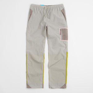 Flint Grey / Iron / Peppercorn