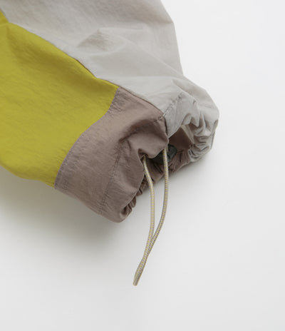 Columbia Challenger Windbreaker Pants in Flint Grey and Iron / Peppercorn