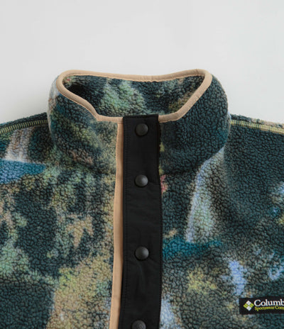 Columbia Helvetia Half Snap Fleece in Napa Green Chasing Falls Print and Black