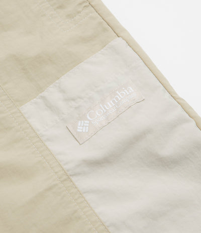 Columbia Sequoia Grove Woven 7" Shorts in Ancient Fossil and Dark Stone