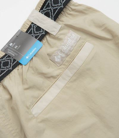 Columbia Sequoia Grove Woven 7" Shorts in Ancient Fossil and Dark Stone