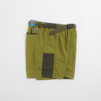 Columbia Sequoia Grove Woven 7" Shorts in Mossy Green and Greenscape thumbnail