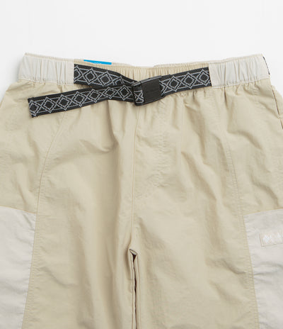Columbia Sequoia Grove Woven 9" Shorts in Ancient Fossil and Dark Stone