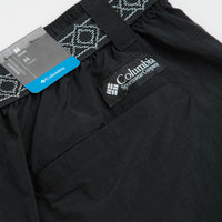 Columbia Sequoia Grove Woven 9" Shorts in Black thumbnail