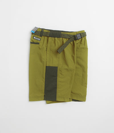 Columbia Sequoia Grove Woven 9" Shorts in Mossy Green and Greenscape