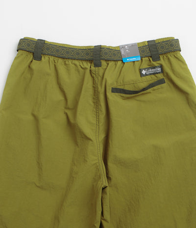 Columbia Sequoia Grove Woven 9" Shorts in Mossy Green and Greenscape