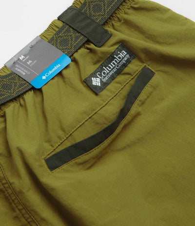 Columbia Sequoia Grove Woven 9" Shorts in Mossy Green and Greenscape