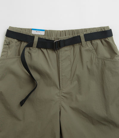 Columbia Sharpe Canyon Shorts in Stone Green