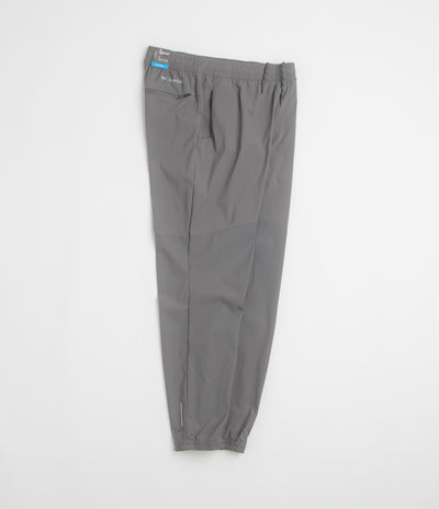 Columbia Tech Wind Pants in City Grey