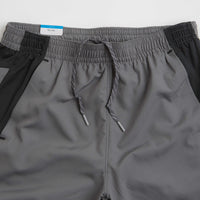 Columbia Three Pitch 5" Shorts - City Grey / Black thumbnail