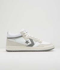 Converse Fastbreak Mid Shoes in White and Vaporous Grey / White