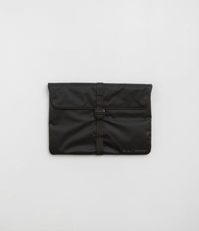D_b_ Essential 16" Laptop Sleeve in Black Out