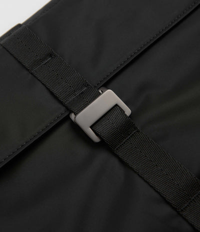 D_b_ Essential 16" Laptop Sleeve in Black Out