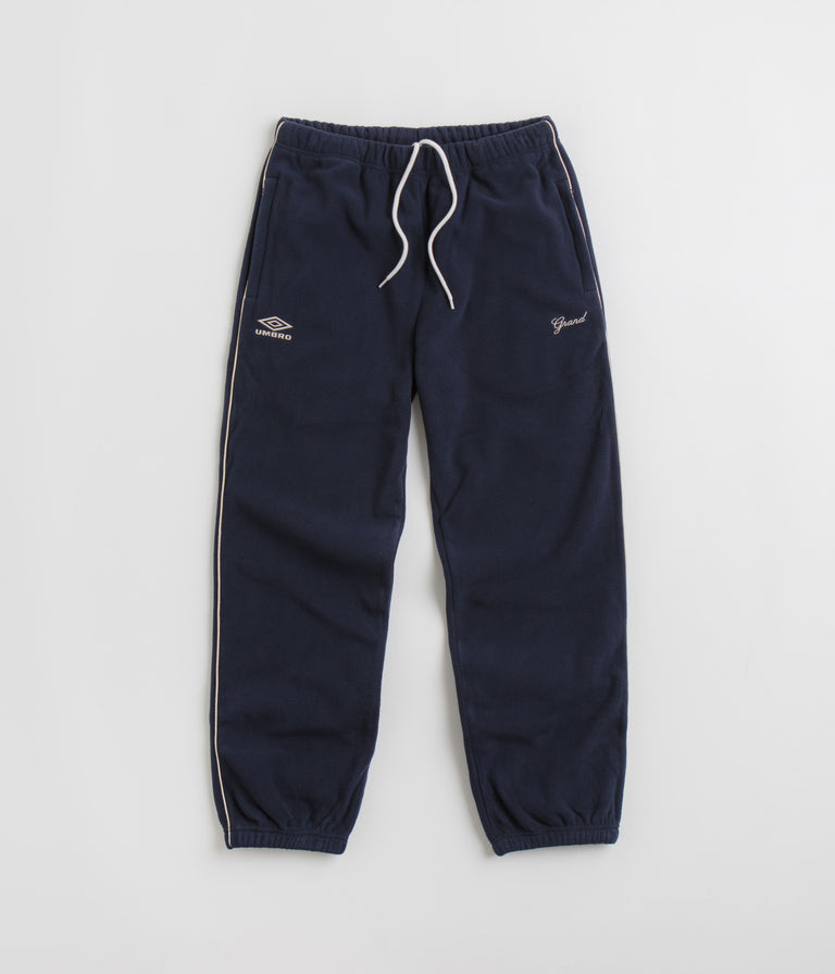Nike Club Fleece Cargo Joggers - Black / Black / White | Flatspot