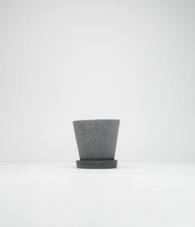 HAY Medium Flowerpot with Saucer in Black