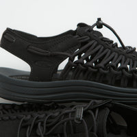 Keen Uneek Sandals in Black and Black thumbnail
