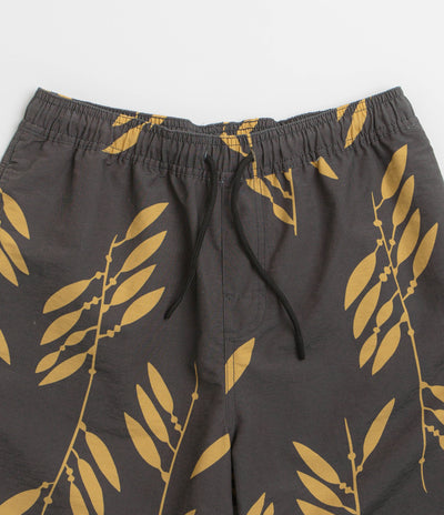 Mollusk Vacation Trunks in Kelp