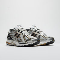 New Balance 1906R Shoes in Metallic Silver thumbnail