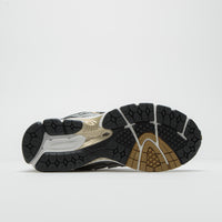 New Balance 1906R Shoes in Metallic Silver thumbnail