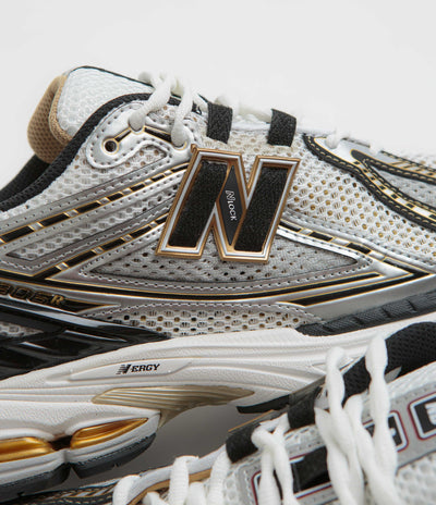 New Balance 1906R Shoes in Metallic Silver