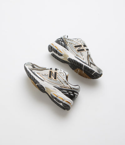 New Balance 1906R Shoes in Metallic Silver