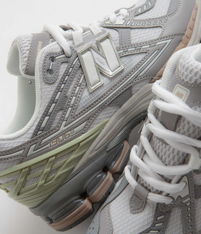 New Balance 1906 Shoes in Team Away Grey