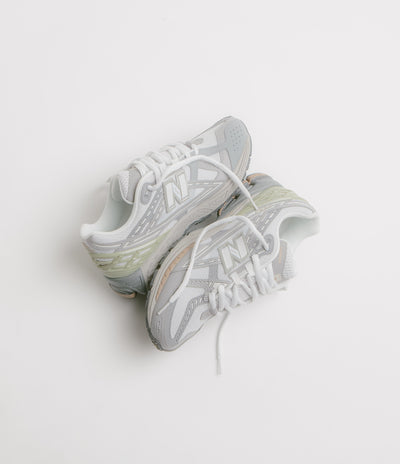 New Balance 1906 Shoes in Team Away Grey