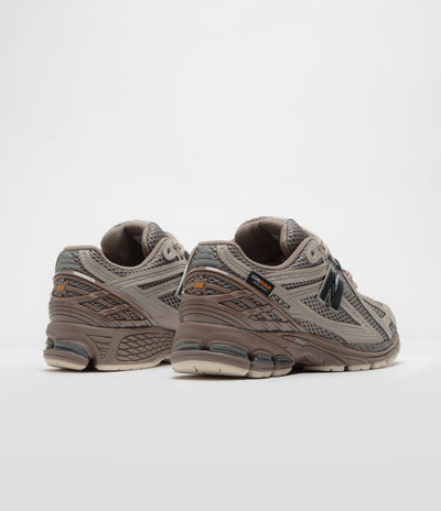 New Balance 1906R Shoes in Arid Stone