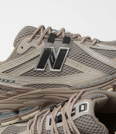 New Balance 1906R Shoes in Arid Stone