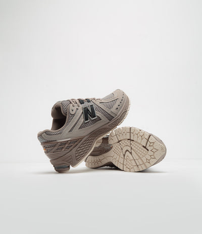 New Balance 1906R Shoes in Arid Stone