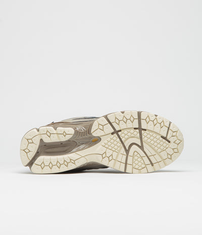 New Balance 1906R Shoes in Arid Stone