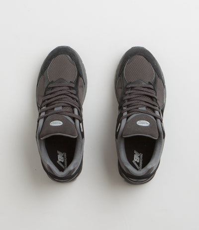 New Balance 2002R Shoes in Black and White / Grey