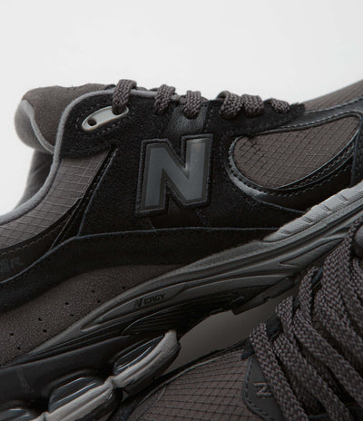 New Balance 2002R Shoes in Black and White / Grey