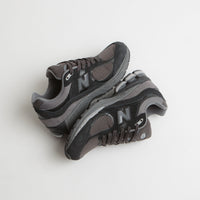 New Balance 2002R Shoes in Black and White / Grey thumbnail