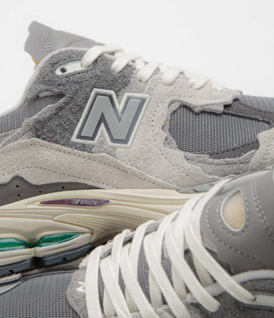 New Balance 2002R Shoes - Rain Cloud / Magnet