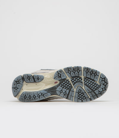 New Balance 2002R Shoes - Rain Cloud / Magnet