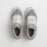New Balance 2002R Shoes - Rain Cloud / Magnet thumbnail