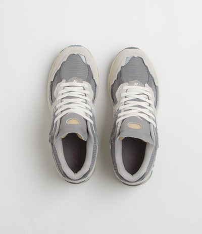 New Balance 2002R Shoes - Rain Cloud / Magnet