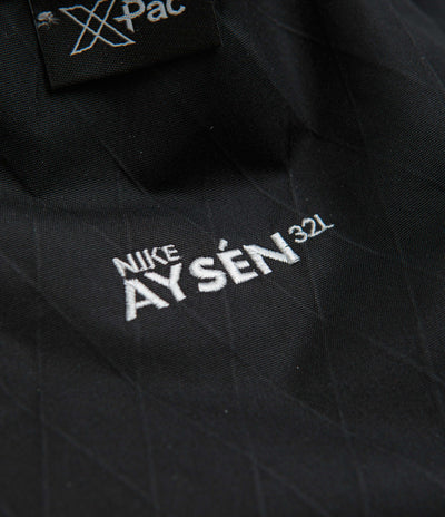 Nike ACG Aysen 32L Day Pack in Black and Cool Grey / White