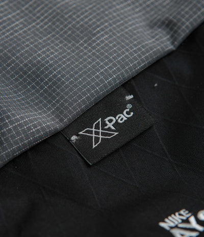 Nike ACG Aysen 32L Day Pack in Black and Cool Grey / White