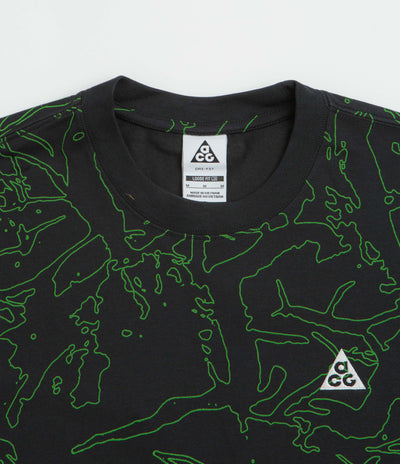 Nike ACG Cave Dweller T-Shirt in Black